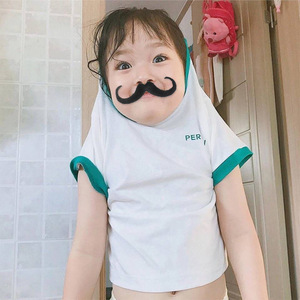 Accessoire photo : Ensemble de moustaches et barbes adhésives réalistes pour fête d'Halloween et déguisement amusant - Product Image 1