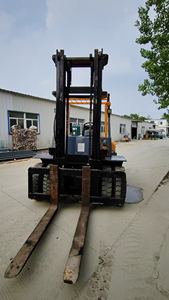 Mini carretilla elevadora usada con pintura Original importada de Japón TCM FD70 7Ton buenas condiciones para venta de maquinaria de construcción en Stock - Product Image 5