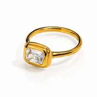 Edelstahl Modeschmuck Ring, Rechteckiger Klarer Zirkon im Fassungsschliff, Vergoldet, Minimalistischer Eleganter Alltags-Fingerring