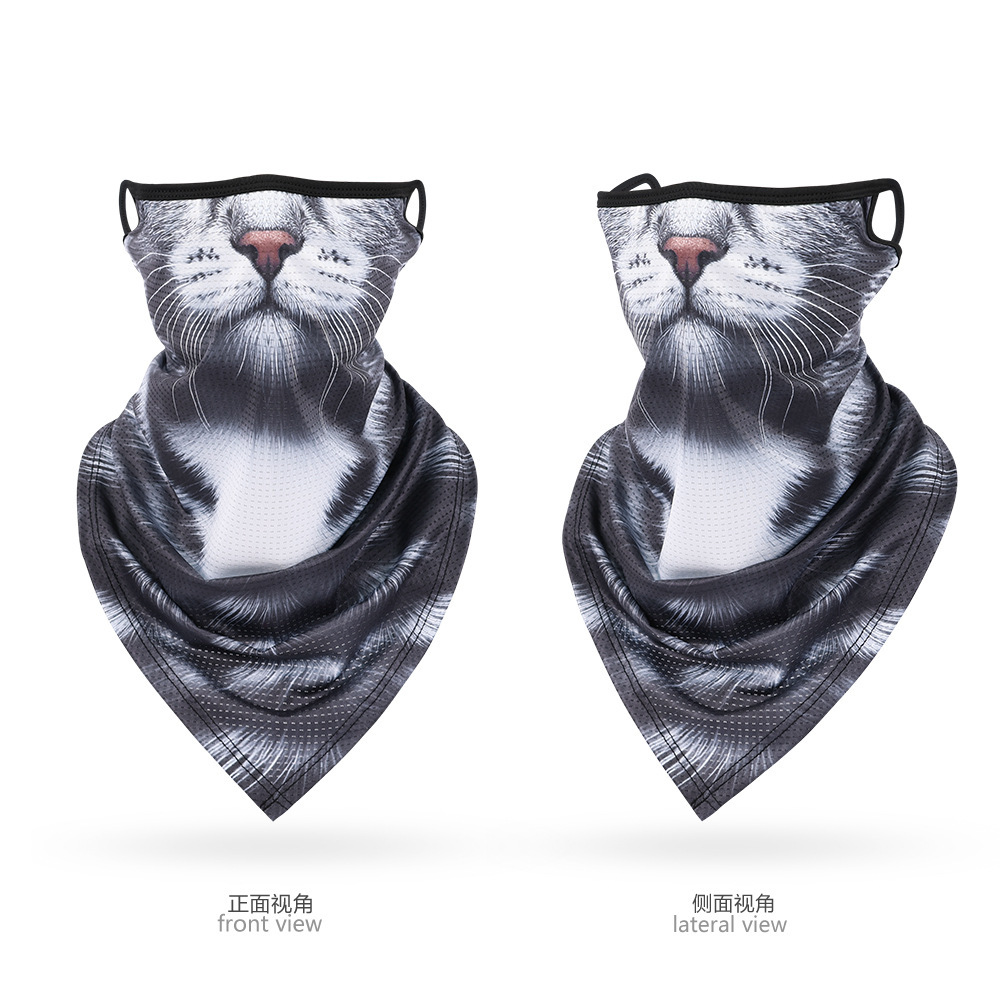 Vendaje triangular con orejas de gato gris