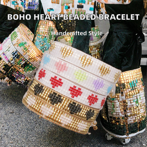 Bracelet en bois perlé réglable fait main, motif cœur, style bohème, bijoux tissés, multicolore, cadeau pour femme - Product Image 2