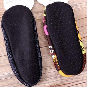 Chaussettes antidérapantes pour enfants et adultes, mocassins confortables et duveteux, chaussures tendance - Product Image 4