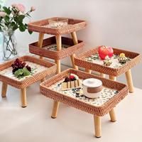 Table d'appoint décorative légère et démontable en rotin tressé à la main, multicolore et multi-styles, avec support de plateau et pieds, pour l'exportation