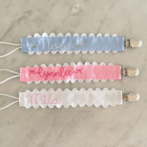 Clips <span class=keywords><strong>de</strong></span> chupete con cinta impresa <span class=keywords><strong>de</strong></span> poliéster desechables personalizados con cadenas seguras para paños <span class=keywords><strong>de</strong></span> bebé Clip para chupete - Product Image 3