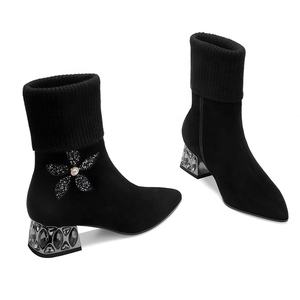 Botines de tacón de aguja con flores y cristales de gamuza para mujer Moncheer, ideales para otoño e invierno, venta al por mayor OEM ODM - Product Image 1