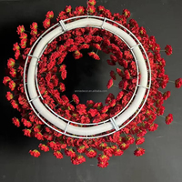 Guirlande de fleurs ronde suspendue au plafond artificielle de roses rouges personnalisées modernes décorations de salle de scène pour les fêtes de mariage et les événements