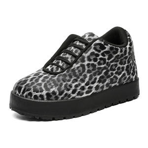 Nouvelles bottes décontractées à tige haute pour hommes et femmes, style tendance, avec semelles épaisses et design en cuir microfibre ultra-fin - Product Image 1