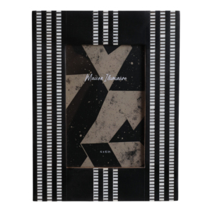 Cornice portafoto con design a righe 4x6 pollici per esposizione da tavolo - Product Image 1