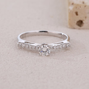 Anillo de compromiso elegante personalizado con diamantes naturales de oro blanco de 18 quilates, regalo de boda chapado en rodio para mujer, uso diario, fiesta cristiana - Product Image 3