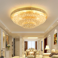 Lustre led doré en cristal au style vintage, design moderne, produit de luxe, luminaire décoratif d'intérieur, idéal pour un salon