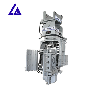 Martillo Vibratorio Montado en Excavadora PC200 EC210 para Hincado de Tablestacas de Acero en la Construcción de Cimentaciones - Product Image 1