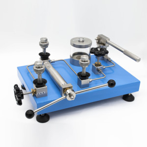 60Mpa Desktop High Calibration <b>Pump</b> Oil Hydraulic Soure Calibrator Desktop Hydraulic <b>Pump</b> - Product Image 4