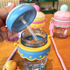 HECION Nouvelle gourde en plastique de grande capacité, forme de dessin animé mignonne, avec paille, bouteille d'eau portable pour enfants, sangle, 450 ml - Product Image 6