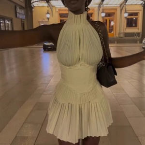 Nouvelle Robe d'été transfrontalière Europe-Amérique, style Hepburn français, à motif 3D, séchage rapide, <span class=keywords><strong>pour</strong></span> femmes <span class=keywords><strong>de</strong></span> <span class=keywords><strong>petite</strong></span> <span class=keywords><strong>taille</strong></span>, haut <span class=keywords><strong>de</strong></span> gamme, courte à volants - Product Image 4