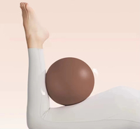 Pelota de Yoga Redonda de PVC Suave Marrón Premium, en Forma de Pulpo, Engrosada, 22CM 9 Pulgadas, Mini Pelota de Pilates con Bomba para Yoga, Pilates, Gimnasio y Fitness