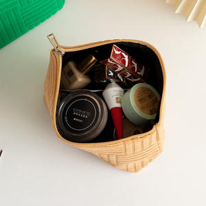 Women's Fashionable Waterproof Polyester <b>Makeup</b> Pouch Portable Zipper Cosmetic <b>Bag</b> for <b>Traveling</b> Customized - Product Image 2