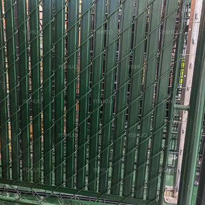 Tuinafscheiding met kettingschakels en UPVC ribbelplaten - Product Image 3