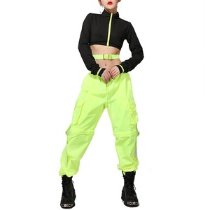 Alla moda a due pezzi insieme dei vestiti delle donne al neon verde riflettente <span class=keywords><strong>top</strong></span> e pant che coprono gli insiemi - Product Image 1