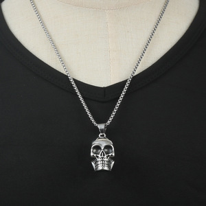 Collar con Colgante de Calavera de Acero Inoxidable, Color Plateado, Cadena de 3.0*60cm, Joyería Punk para Hombre, Diseño Geométrico - Product Image 4
