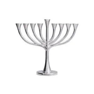 Hanukkah menorah เก้าสาขาเชิงเทียนศาสนายิว