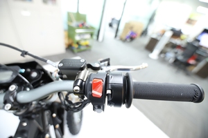 Nueva Motocicleta Eléctrica Todoterreno Surron Ultra Bee 2026 74V 24.5kw con Sistema de Control de Wheelie, Motocicleta Eléctrica Todoterreno de <span class=keywords><strong>Montaña</strong></span> - Product Image 4