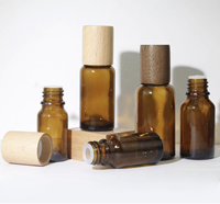 Botol Tetes Minyak Esensial Kaca dengan Tutup Sekrup Kayu Silinder Kustom, Permukaan Frost, Stamping Emas untuk Perawatan Kulit Krim Wajah