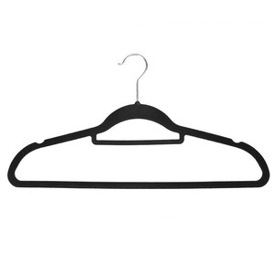 Vente en gros Lot de 50 cintres en velours noir <span class=keywords><strong>design</strong></span> classique antidérapant et fin pour vêtements cintres en plastique pour manteaux et jupes - Product Image 4