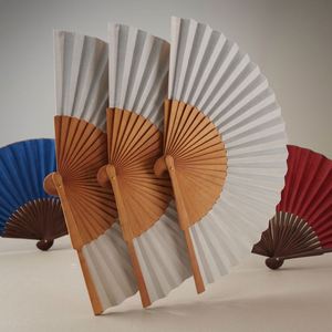 Éventails à main espagnols en gros – Artisanat en bambou et bois de fer, blanc, 23 cm – Éventails chinois en bois, cadeau promotionnel - Product Image 1