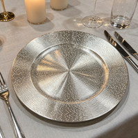 Assiettes de présentation de luxe en PP texturé à pois dorés de 13 pouces pour mariages et événements