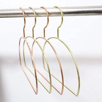 Support de cintre en tissu métallique de haute qualité approvisionnement d'usine personnalisé cintre d'écharpe dorée fil de fer galvanisé pour garde-robe et salle de bain