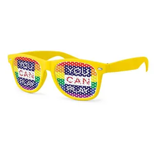 Lunettes de soleil de fête en plastique avec logo personnalisé à la mode Lunettes de soleil de fête imprimées avec autocollant sténopé