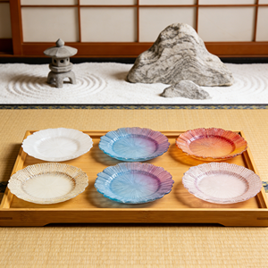Assiettes de Présentation Dorées en Acrylique Élégantes pour Mariages, Décoration de Table, Vaisselle de Dîner et Hôtels – Vente en Gros - Product Image 1