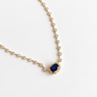 Collier chaîne personnalisé en or 18 carats plaqué or avec zircon bleu, pendentif coussin serti clos pour femme, vente en gros, fournisseur OEM ODM