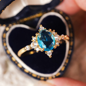 Anello con Design a Fiocco di Neve Blu, Stile Invernale per Donne - Product Image 3
