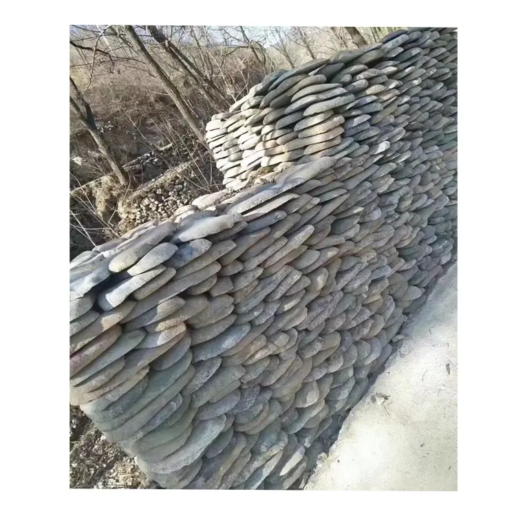 Pietra di ghiaia plat di colore grigio 150-800mm di grandi dimensioni di rocce di pietra di fiume per il paesaggio della cascata