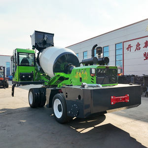 Bétonnière mobile auto-alimentée de 2 m³ <span class=keywords><strong>avec</strong></span> <span class=keywords><strong>pompe</strong></span>, équipement de bétonnière diesel en vente - Product Image 2