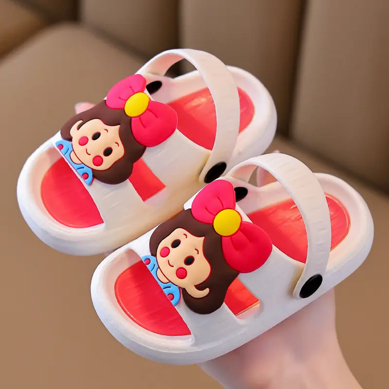 Bé mùa hè trẻ sơ sinh và trẻ nhỏ đế mềm giày đi bộ chống trượt đế mềm cô gái dễ thương phim hoạt hình trẻ em dép
