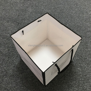 Borsa Ecologica Riciclabile in Carta di Cotone Laminata Opaca Nera Grande con Logo Personalizzato e Manico in Cotone per Negozi di Abbigliamento e Artigianato - Product Image 4