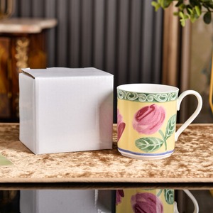 Mug et soucoupe en céramique à carreaux de style américain luxueux pour les cafés - Product Image 2