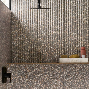 Terrazo Italiano Acanalado <span class=keywords><strong>Dolce</strong></span> Rina Gris 12x24, Baldosa de Terrazo Pulido para Pared de Restaurante - Product Image 2