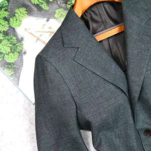 Trajes de Negocios Personalizados para Hombre, Chaqueta a Medida de Una Sola Hilera de Botones, Tela de Lana, Producción Italiana en Pequeños Lotes, Venta al Por Mayor - Product Image 4