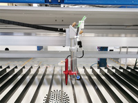 Équipement de gravure laser CO2 à structure séparée 80W pour décoration personnalisée de bouteilles de vin en verre, contrôle hors ligne, fonctionnement sécurisé