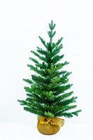 Sapin de Noël de table 24/36 pouces avec base en béton et enveloppe en toile de jute, faible MOQ, sapin de Noël en PVC économique avec décorations