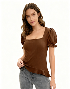 T-shirt pour femme à col carré, haut tricoté à manches courtes bouffantes, ourlet à volants, coupe ajustée, chemisier tricoté décontracté pour femmes - Product Image 6