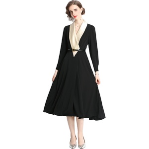 Robe <span class=keywords><strong>noire</strong></span> vintage Hepburn élégante à grande jupe évasée, col en V, manches longues, <span class=keywords><strong>ceinture</strong></span> à la taille, longueur midi, imprimé numérique tissé, lavable, boutonnée - Product Image 1