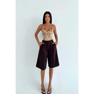 Shorts Mini Básicos Marrones, Cintura Alta Elástica, Estilo Casual, Talla XS, Transpirables y con Técnicas de Lavado, Corte Ajustado - Product Image 2