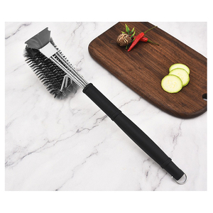 Nhà Sản Xuất Bán Buôn Thép Không Gỉ Nướng Bàn Chải Ba Đầu Mùa Xuân Nướng Bàn Chải Với <span class=keywords><strong>Scraper</strong></span> Cho BBQ Làm Sạch - Product Image 3