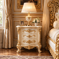 Lit de Luxe Baroque King Size Blanc Ivoire avec Tête de Lit Capitonnée et Sculptures Dorées – Mobilier de Chambre Royal Européen pour Villa et Mansion