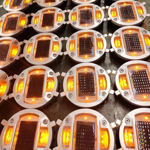 LLM-LB-29 Marcador <span class=keywords><strong>de</strong></span> Carretera LED Solar <span class=keywords><strong>de</strong></span> Aluminio Integrado con <span class=keywords><strong>Ojos</strong></span> <span class=keywords><strong>de</strong></span> <span class=keywords><strong>Gato</strong></span>, Luz Fija/Intermitente, IP68, Baliza Solar para <span class=keywords><strong>Carreteras</strong></span> - Product Image 3