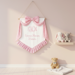 Bandera de Lujo de Lona Rosa a Cuadros con Nombre Bordado y Gran Lazo para Cuna de Hospital, Decoración Familiar para Bebé - Product Image 3